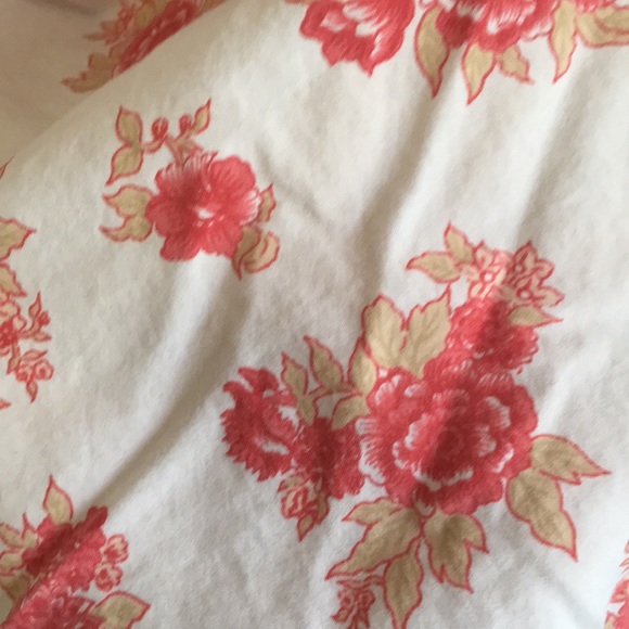 Floral button down - Picture 3 of 4